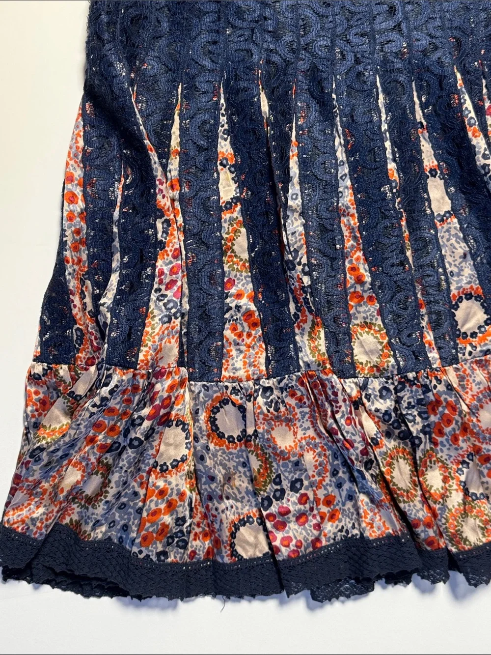 FREE PEOPLE 100% Silk Navy Blue Lace Floral Tiered Pleated Midi Skirt BOHO 2 - Picture 3 of 11